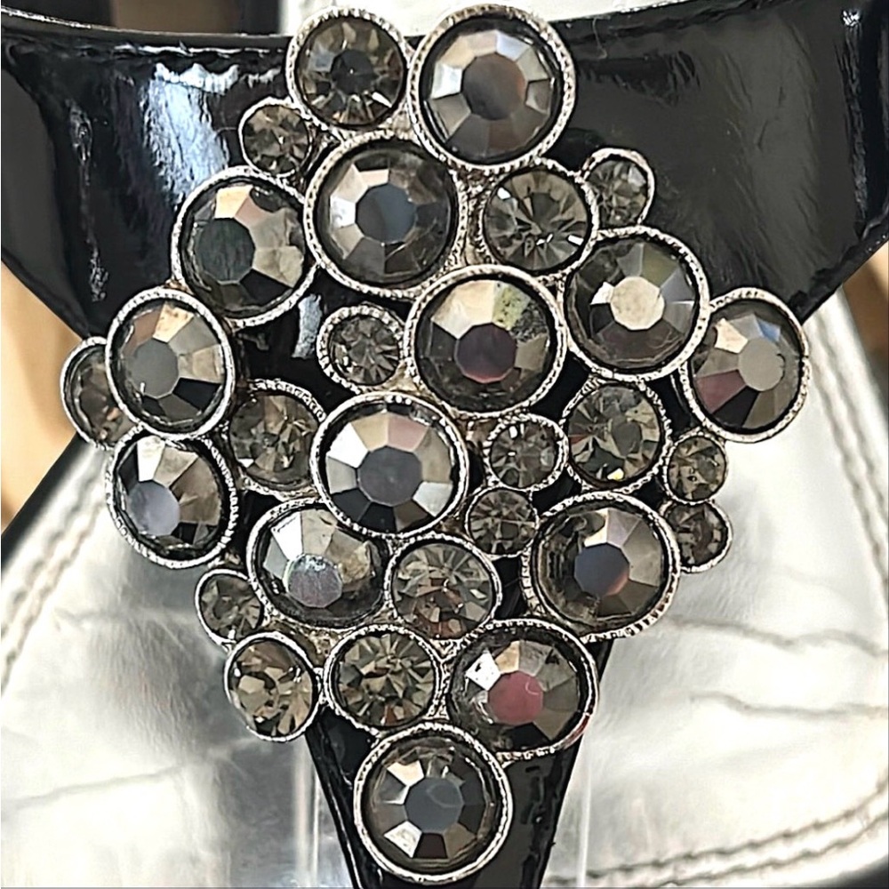 WHITE HOUSE BLACK MARKET Lilly Jewel Thong Sandals Kitten Heel, size 6.5, shoes - Picture 14 of 15